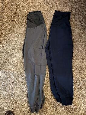 Women’s Petite Maternity Joggers - Gray and Navy